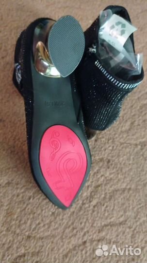 Продам босоножки