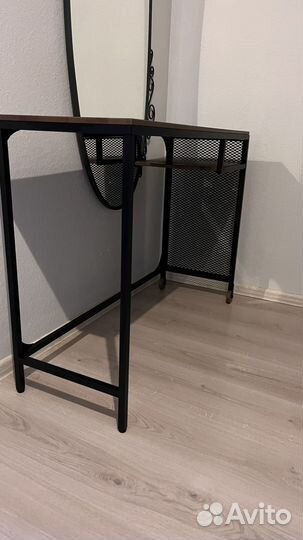 Письменный стол IKEA