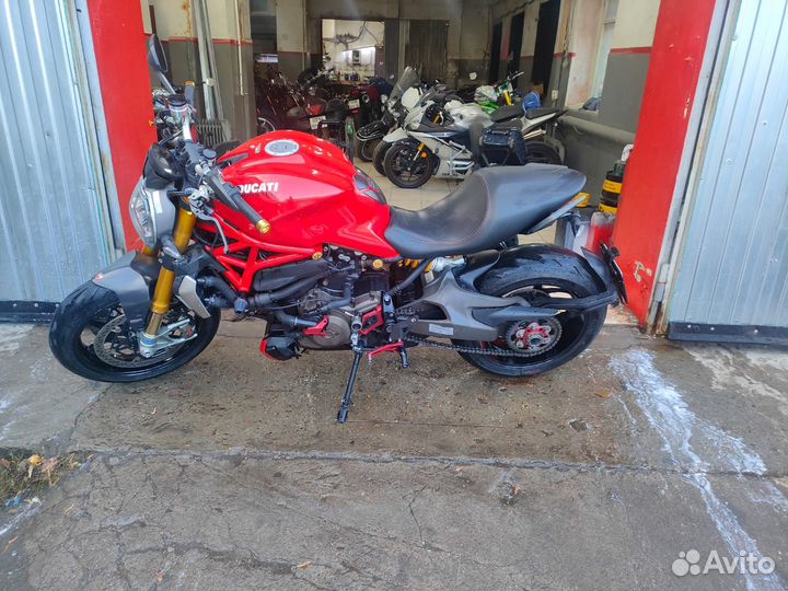 Мотоцикл ducati monster 1200S