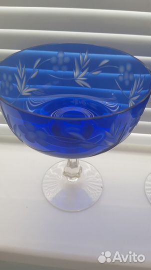 Ваза на ножке, цветное стекло,б/у,2 шт