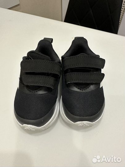 Кроссовки adidas