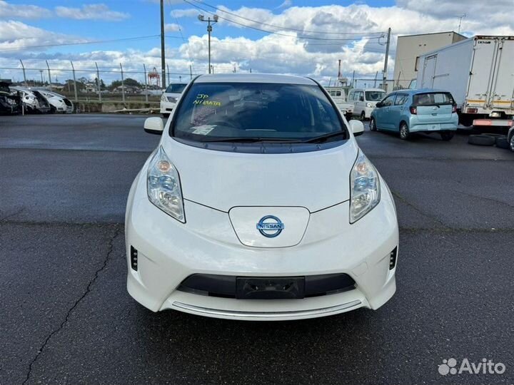 Бампер передний Nissan Leaf