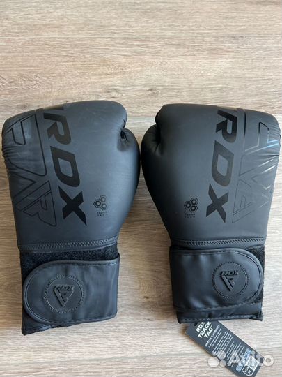 Боксерские перчатки 16 oz RDX Kara Black