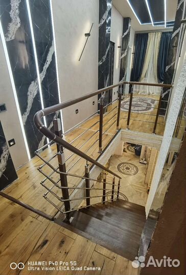 Лестница на металлокаркасе