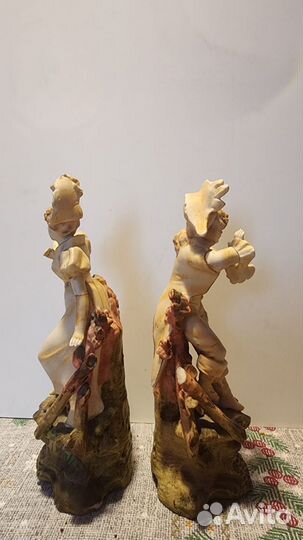 Парные фарфоровые статуэтки. Германия