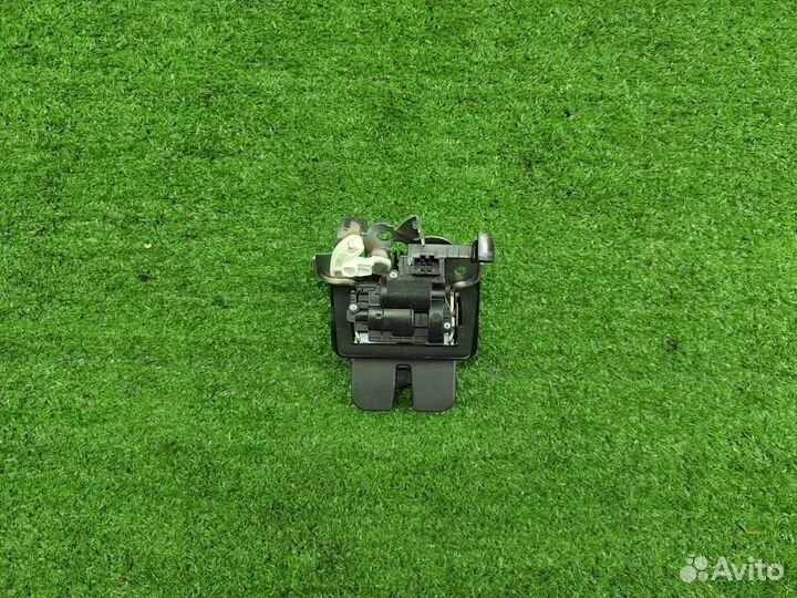 Замок крышки багажника Audi S3 8V A3 8V Q5 8R