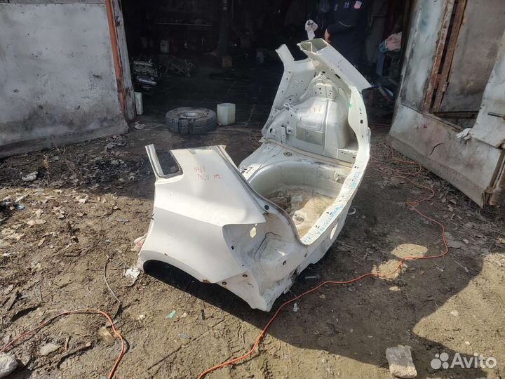 Задняя часть поло хетчбэк V