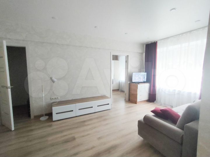 2-к. квартира, 48 м², 1/4 эт.
