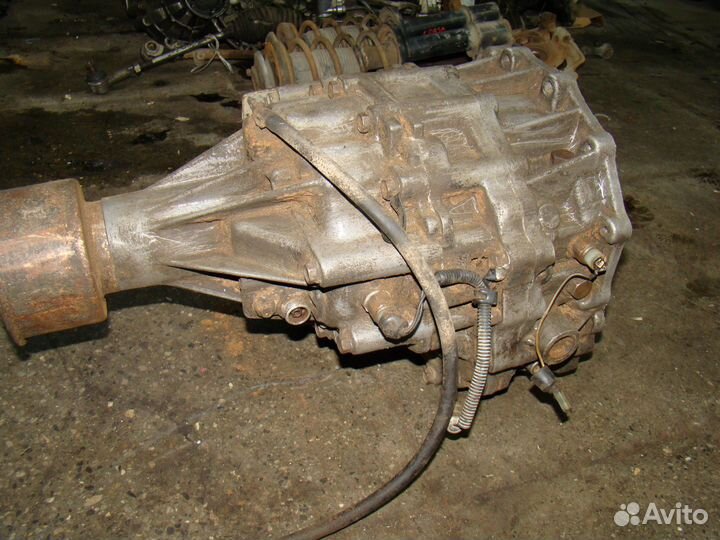 Раздаточная коробка Nissan Terrano 2 Ниссан R20