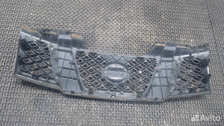 Решетка радиатора Nissan Navara, 2006