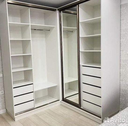 Распашной шкаф