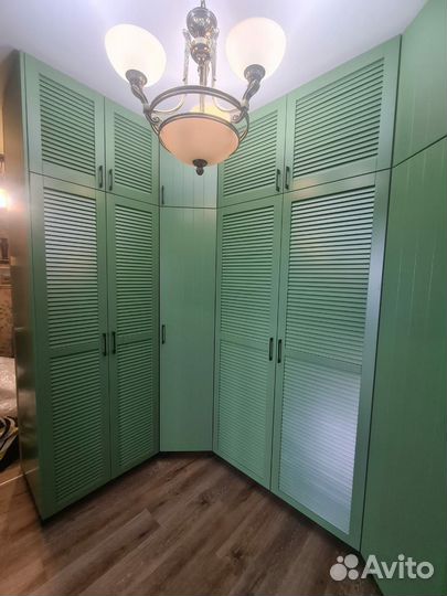 Встроенный угловой шкаф от производителя