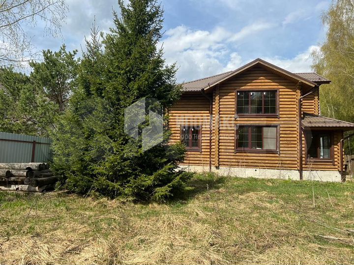 Дом 164 м² на участке 8 сот.