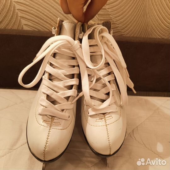 Коньки фигурные