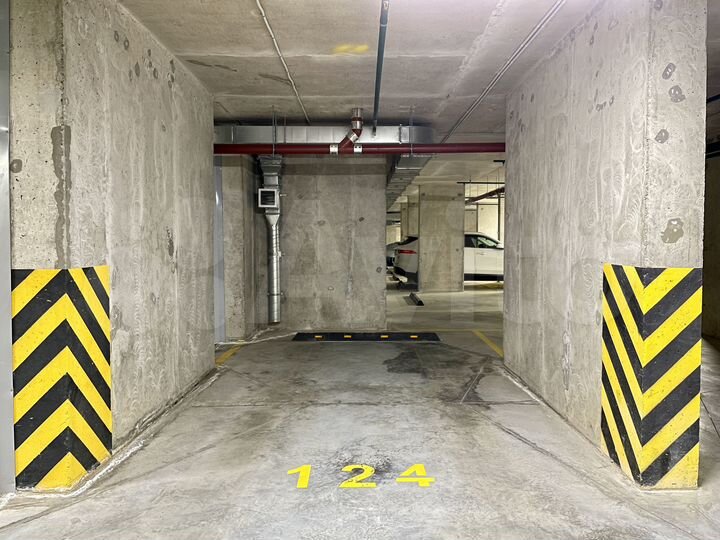 Машиноместо, 13 м²