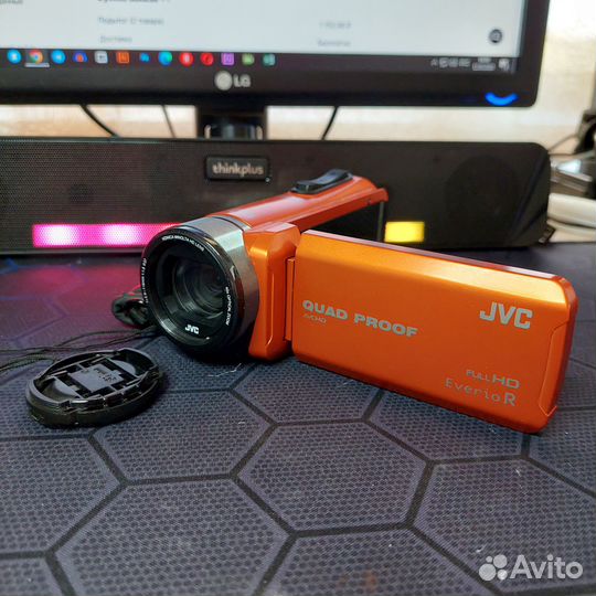 Видеокамера JVC