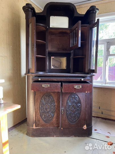 Старинный буфет