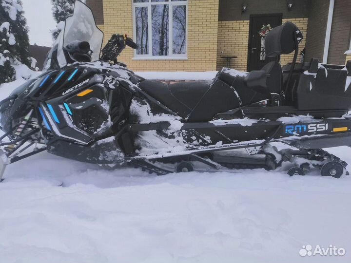 RM vector 551i Снегоход Б/У