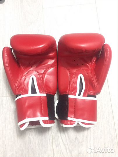 Боксерские перчатки green hill 10 oz