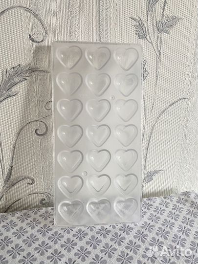 Несколько поликарбонатных форм