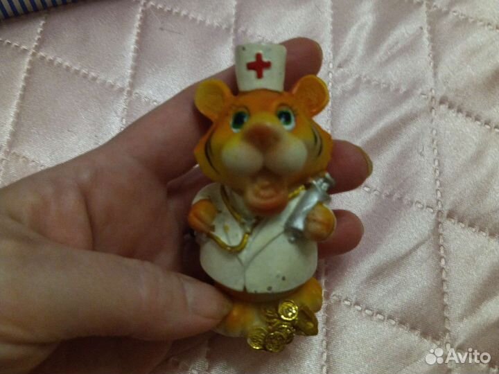 Фигурки интерьерные, статуэтки, игрушки