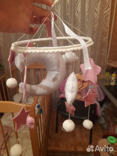 Мобиль в кроватку из фетра