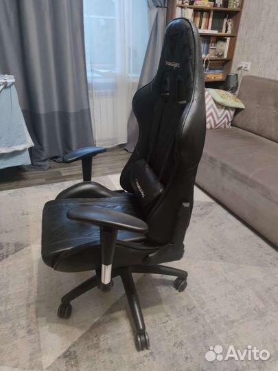 Стул геймерский Thunder x3