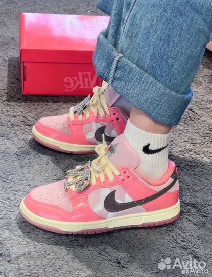 Nike SB Dunk Low Barbie (41)