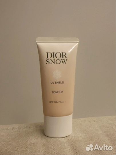 Dior snow tone UP spf 50+PA+++
