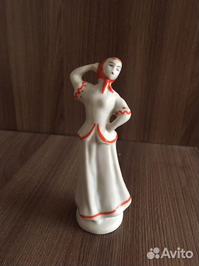 Статуэтка Плясунья