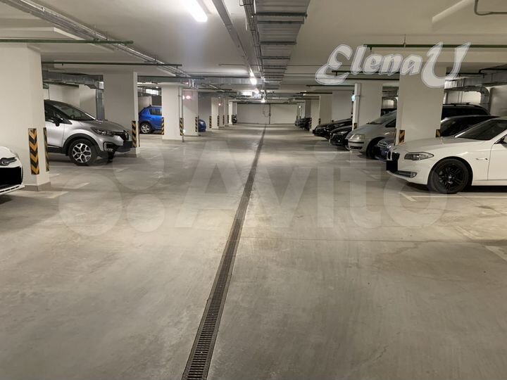 Машиноместо, 13 м²