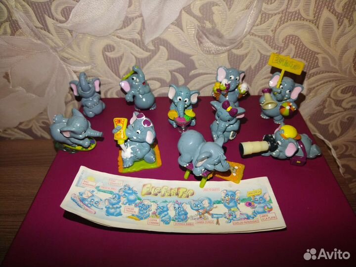 Серия киндер Слоны на пляже