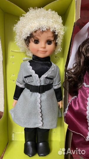 Куклы пара Весна в национальных костюмах