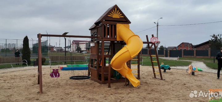 Детская площадка для игры на даче
