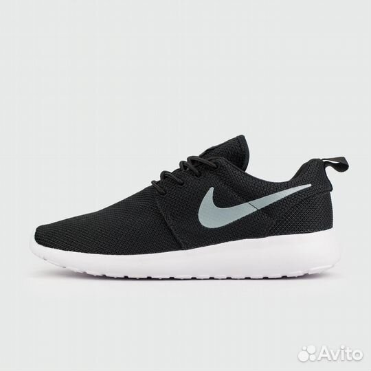 Кроссовки Nike Roshe Run Black / White