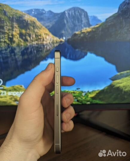 iPhone 15 Pro, 128 ГБ