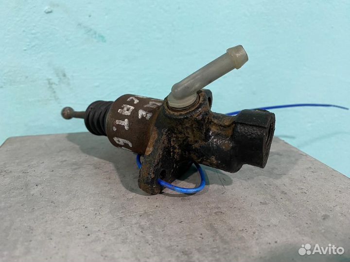 Цилиндр сцепления главный Volkswagen Passat B4