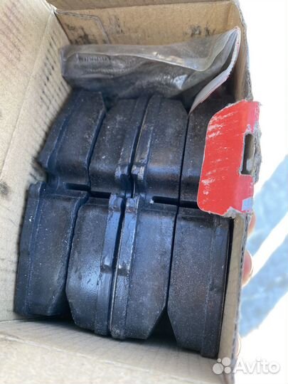 Дисковые тормозные колодки задние TRW GDB1901