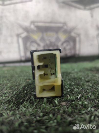 Кнопка заднего дворника Suzuki Jimny/Jimny