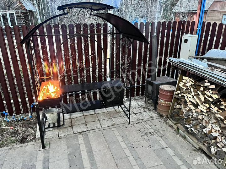 Мангал с крышей