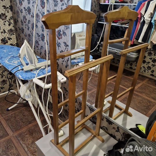 Вешалка для одежды напольная деревянная