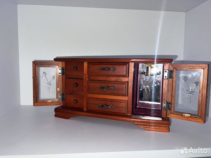 Шкатулка для украшений дерево