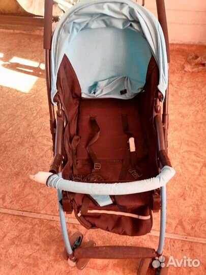 Прогулочная коляска трость