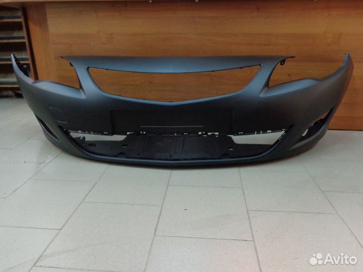 Opel Astra J 09- Бампер передний новый не оригинал