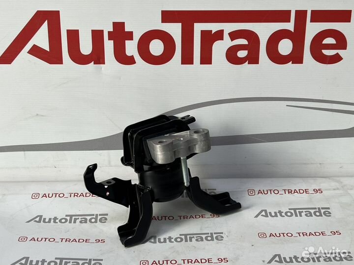 Опара двигателя верхняя toyota corolla e180