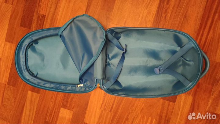 Детский чемодан на колесиках