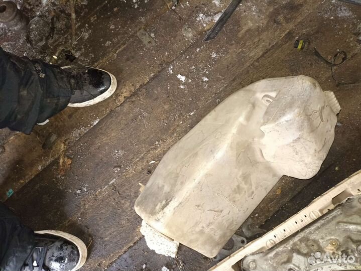 Бачок омывателя BMW 5 серии Е34