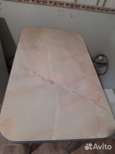 Стол обеденный