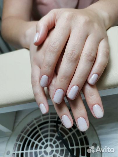 Маникюр и педикюр в студии