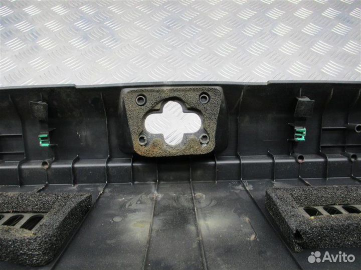 Обшивка задней панели Nissan Note 1 E11 1.6 HR16